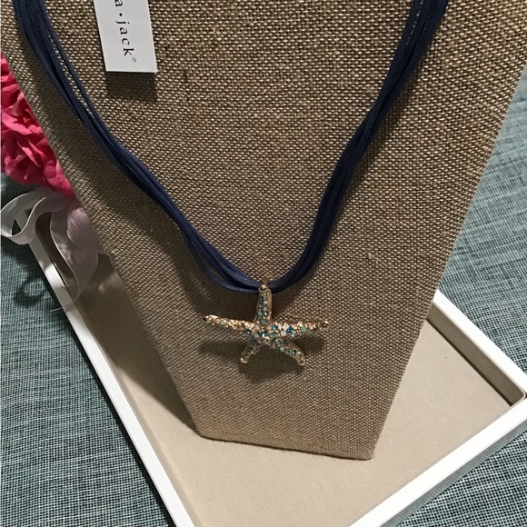 Beautiful Bella~Jack Star Fish Gold tone Necklace Navy Blue Cord.Brand New.🐚 - Picture 4 of 7